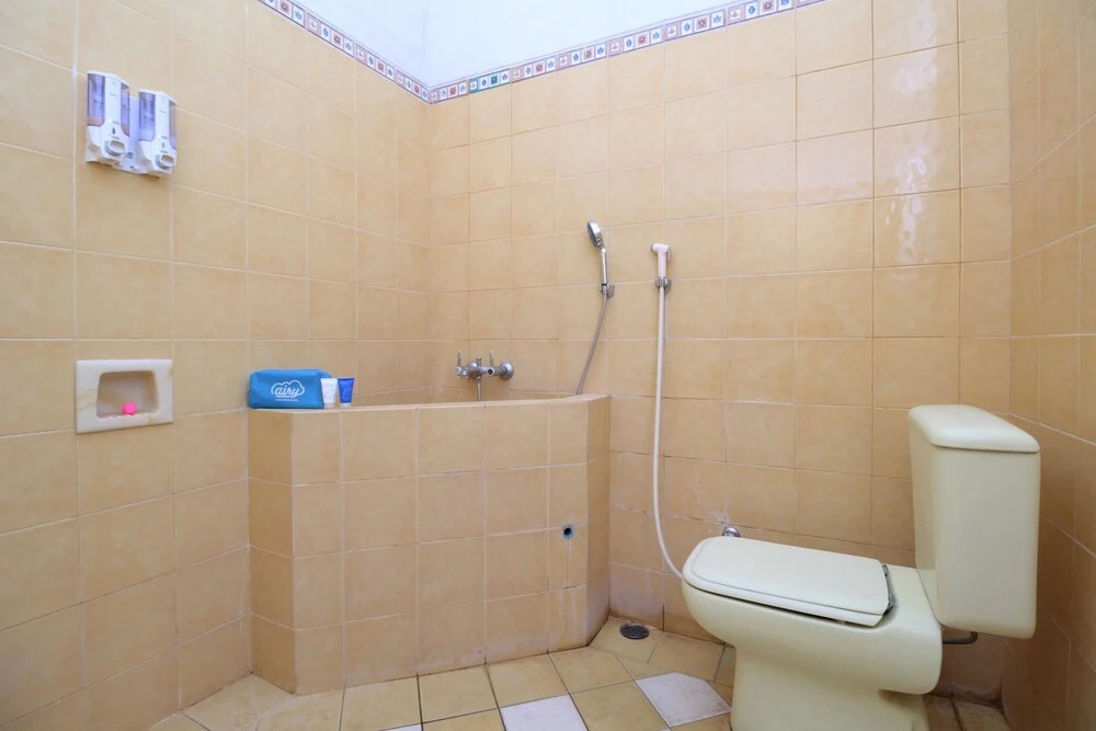 Londres Bed and Breakfast RedPartner near Gembira Loka Zoo