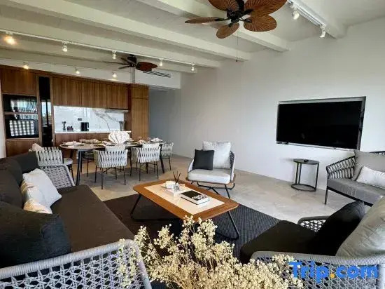 Beachside Residence