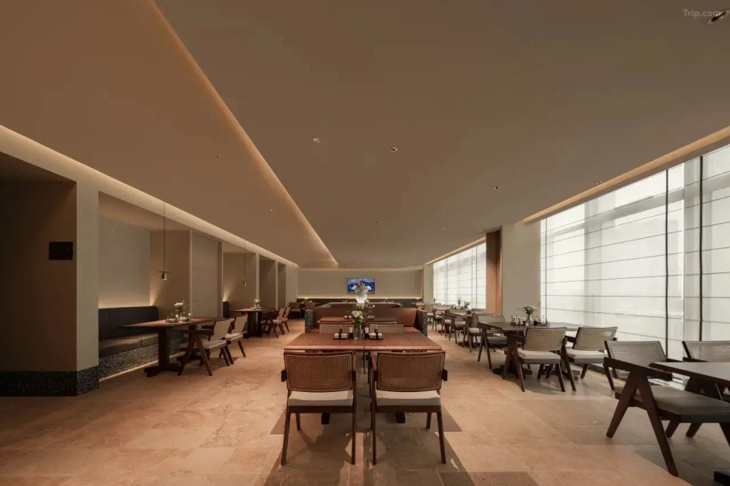 Отель Atour Orign Hotel Chengdu Kuanzhai Alley Changshun Street