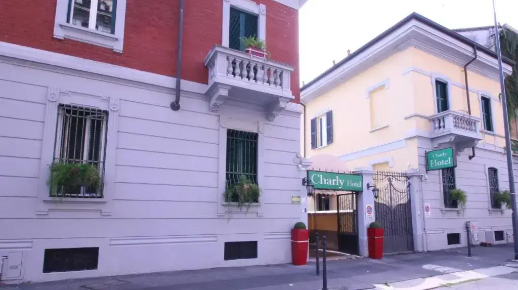 Hotel Charly