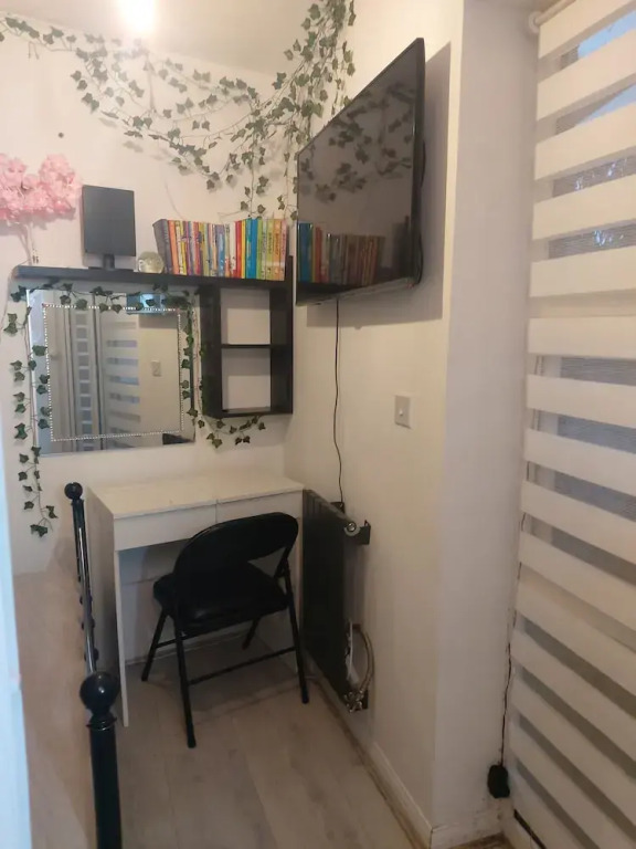 Charming 2-bed Apartment in Eastleigh