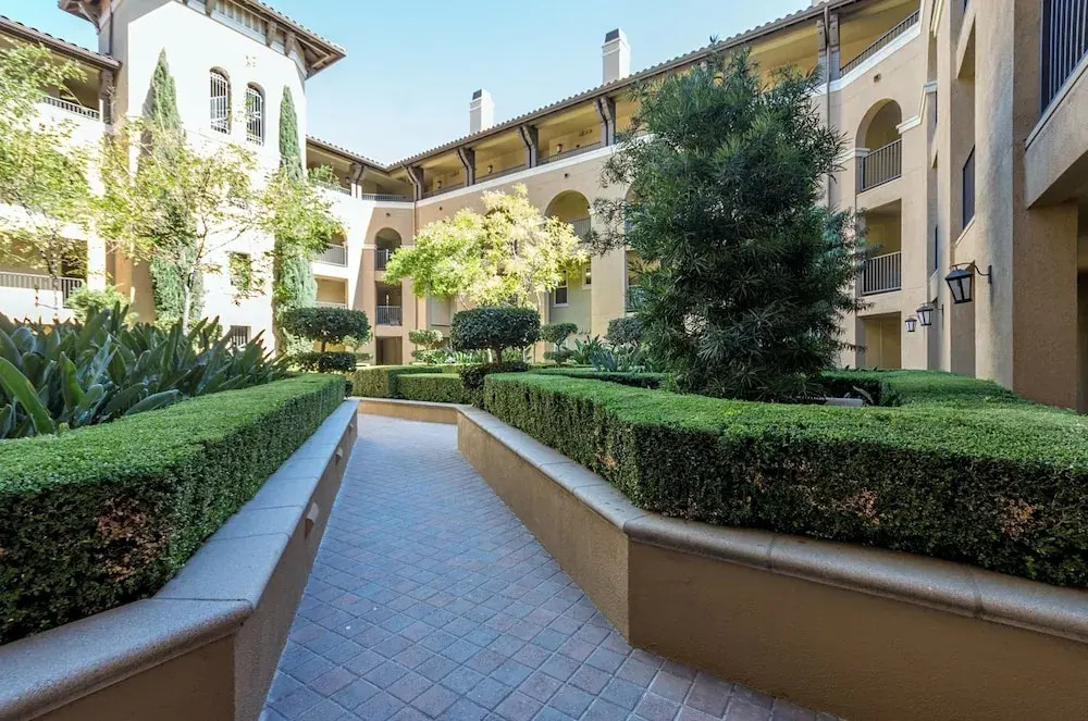 The Oaks by Bluebird Suites