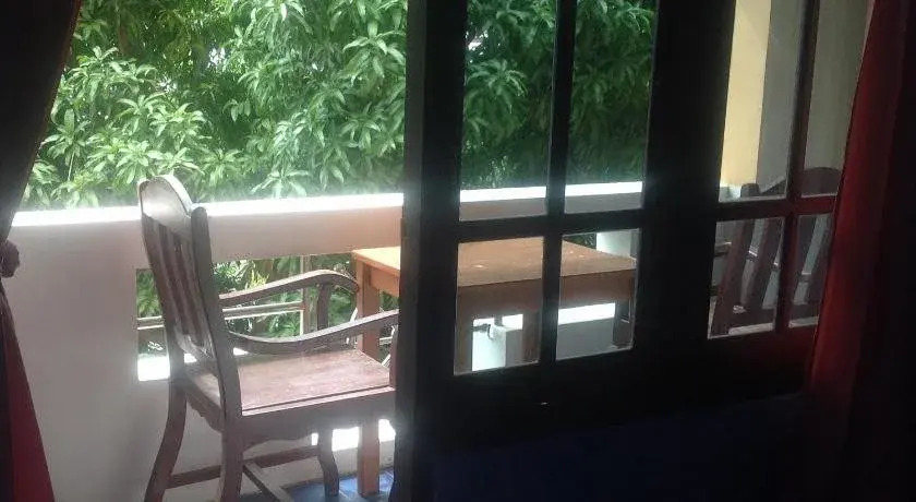 Coconut House Chaweng Hostel