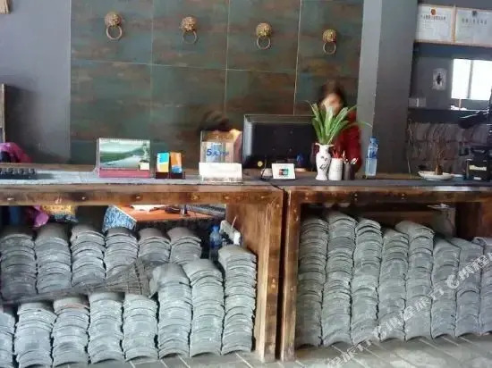 Moshang Huakai Hostel