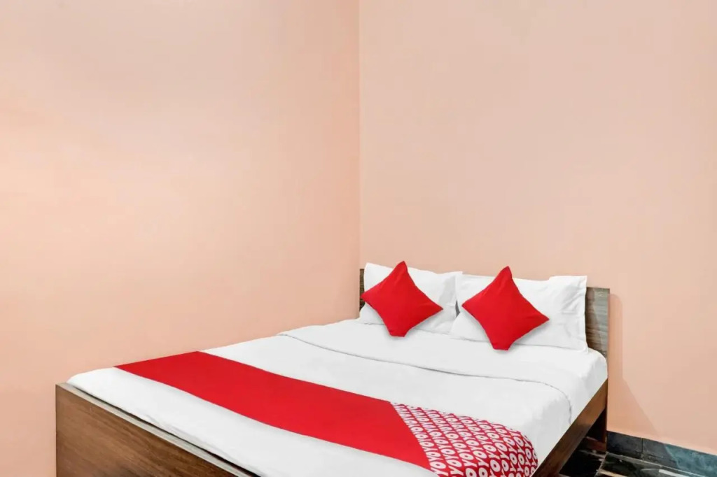 OYO Flagship 80598 Aditya Guest House
