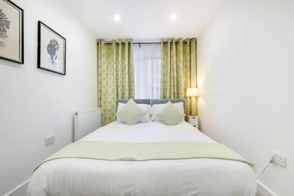 Luxury 1 & 2 bed Apartment free parking