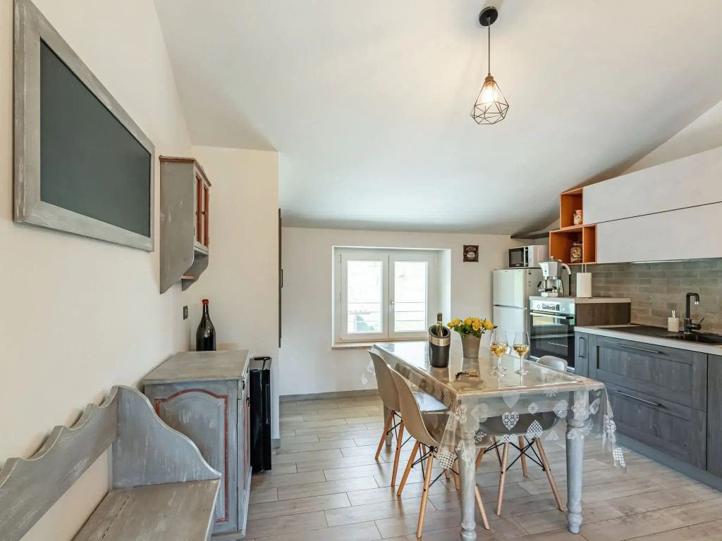 Rural apartment in Matelica with shared pool