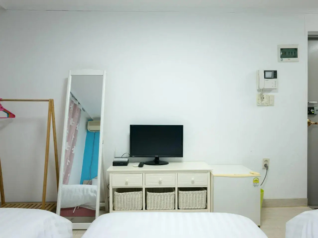 Doors Guesthouse Hongdae