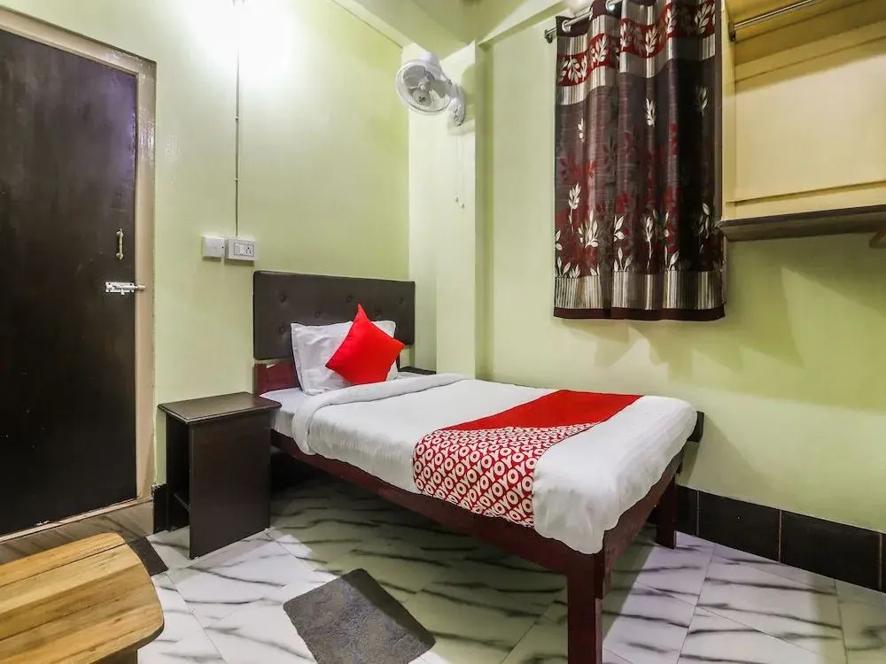 OYO 18330 Stay At Jo's Guest House
