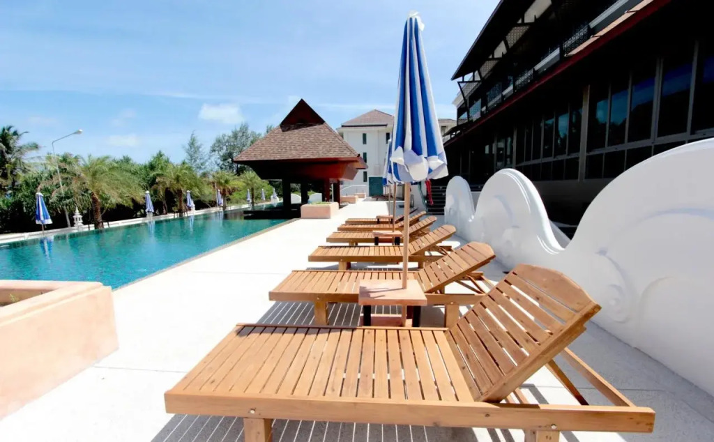 Maikhao Palm Beach Resort - SHA Plus