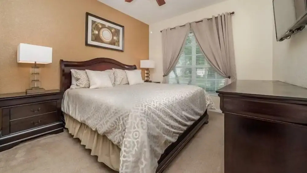 1 mile to Disney 4 Bedroom 4 Bath Pool Home in the Windsor Hills Resort