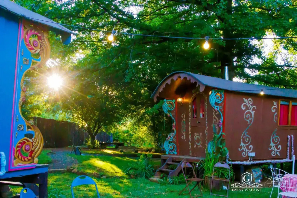 Gypsy Wagons and Vans, Clarens