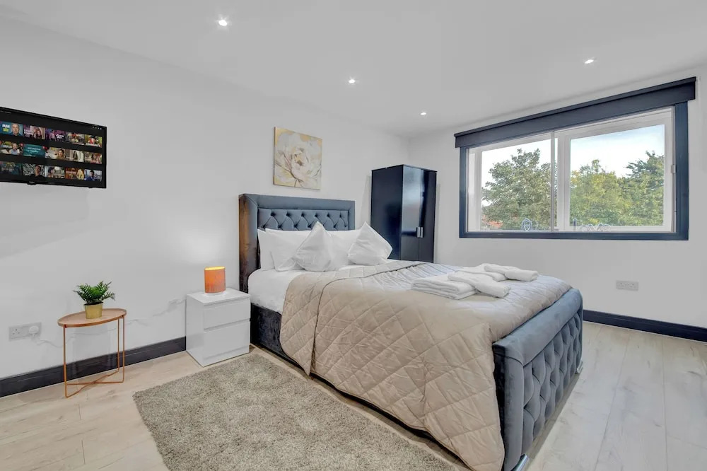 Captivating 1-bed Studio in Feltham