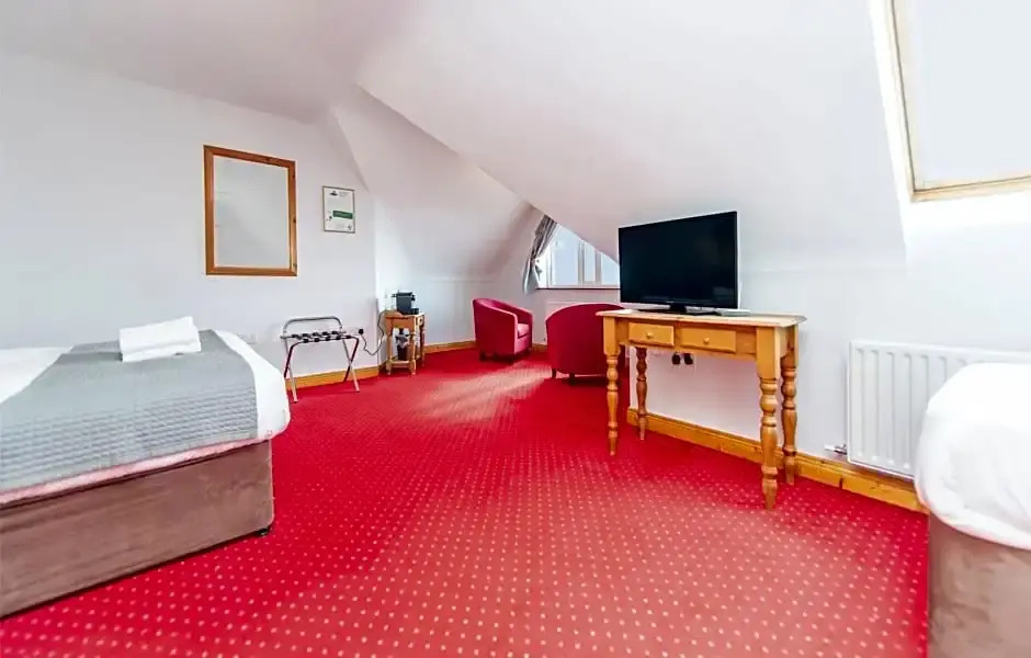 Dingle Marina Lodge