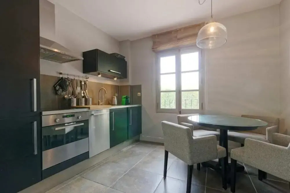 Ravel Private Apartment