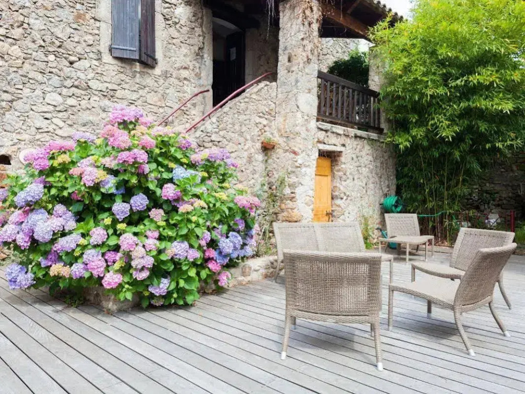 Logis Hotel Restaurant Auberge Du Peras