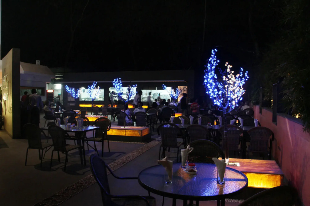 The Manor Hotel