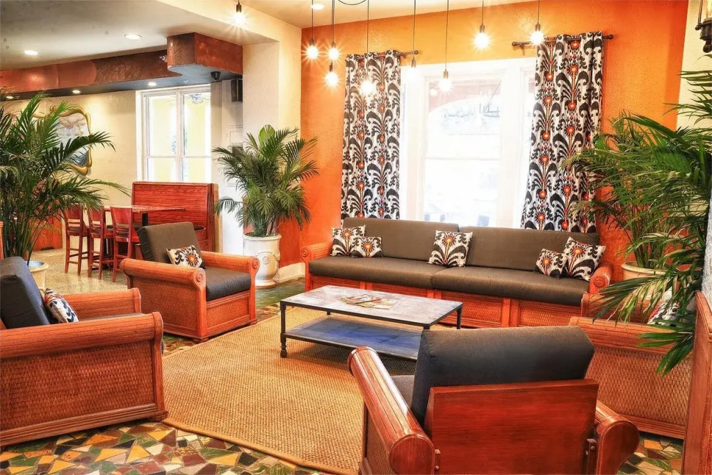 Hollander Hotel - Downtown St. Petersburg