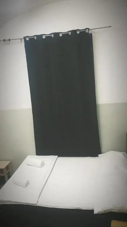 Private Room near Vienna City Center 1