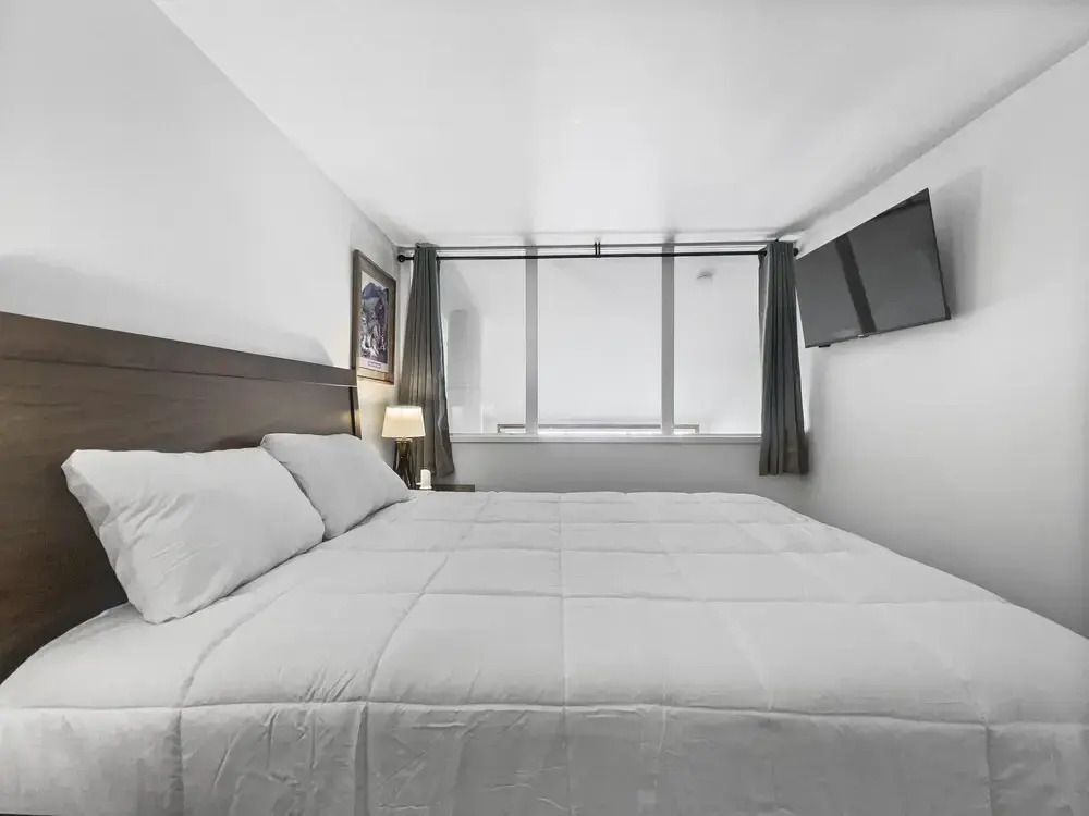Vp211 Village Point 2 Bedroom Condo by RedAwning