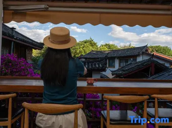 Miaoyuan · Shanqu Pavilion | Light Luxury Garden Accommodation (Lijiang Ancient City South Gate )