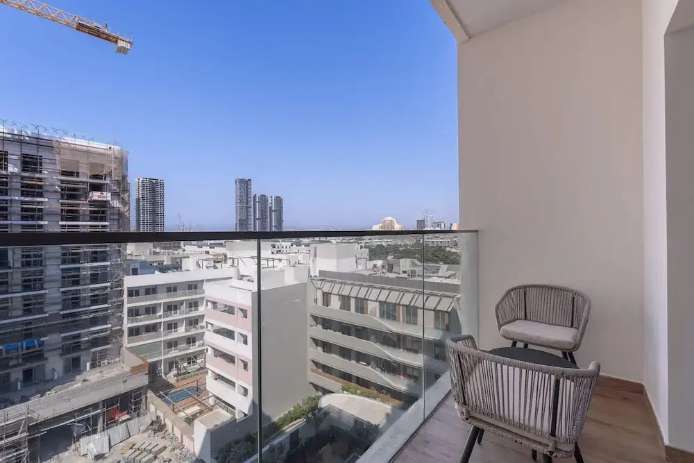 Peaceful Studio Flat That Sleeps 2 in Jumeirah Village Circle