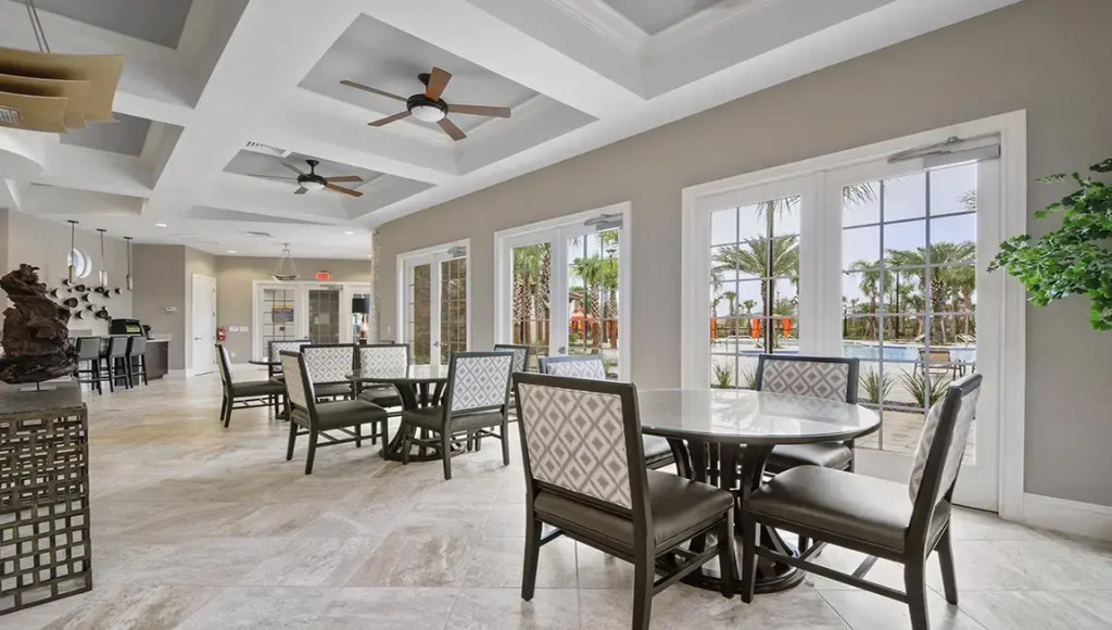 5 Bedrooms 4 Bathrooms Solterra 4643 Td