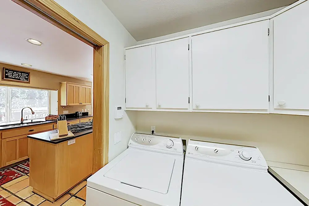 New Listing! All-suite Riverside Getaway W/ Dock 3 Bedroom Home
