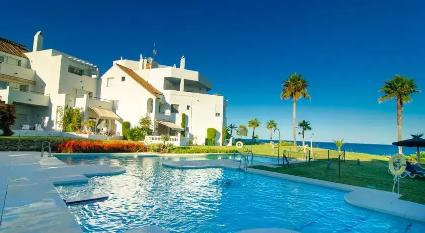 First Line House Casares del Mar