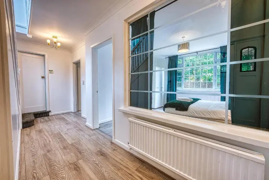Elegant 5 Bedroom House in Nottingham