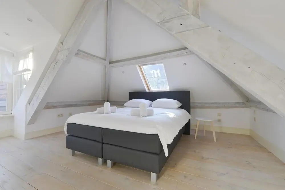 Saint Pauls Suite 17