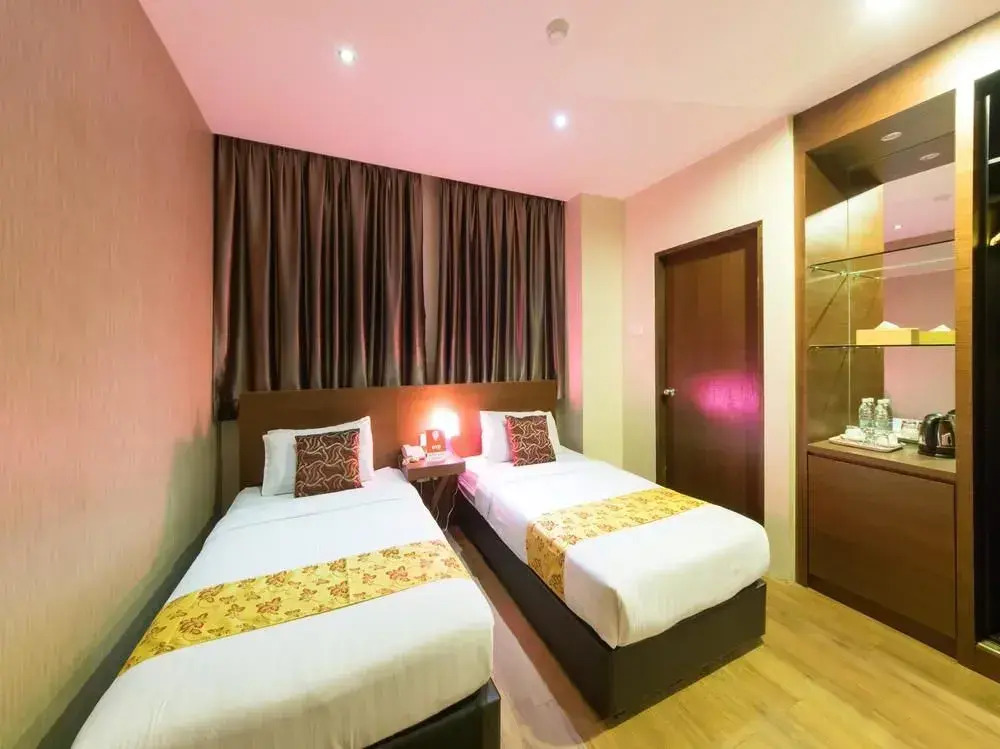 OYO 139 The Marque Hotel