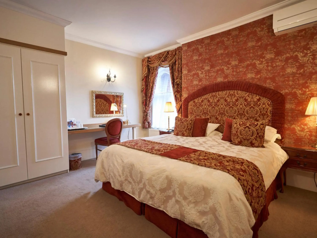 Hempstead House Hotel & Restaurant