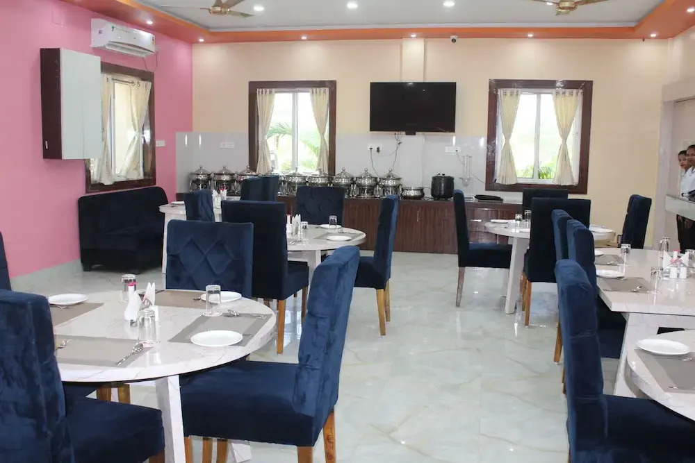 Hotel MJR - Free Pickup and Drop Temple, Sea Beach & Puri Railway Station