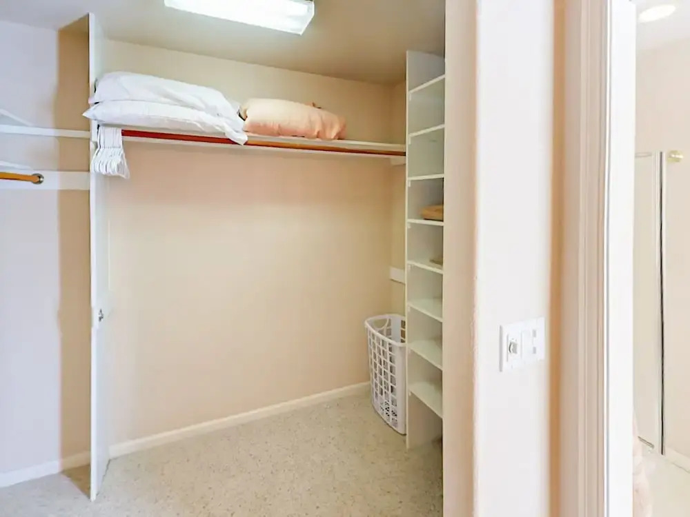 823 Mulligan St 3 Townhouse 5 Bedrooms 3 Bathrooms Townhouse