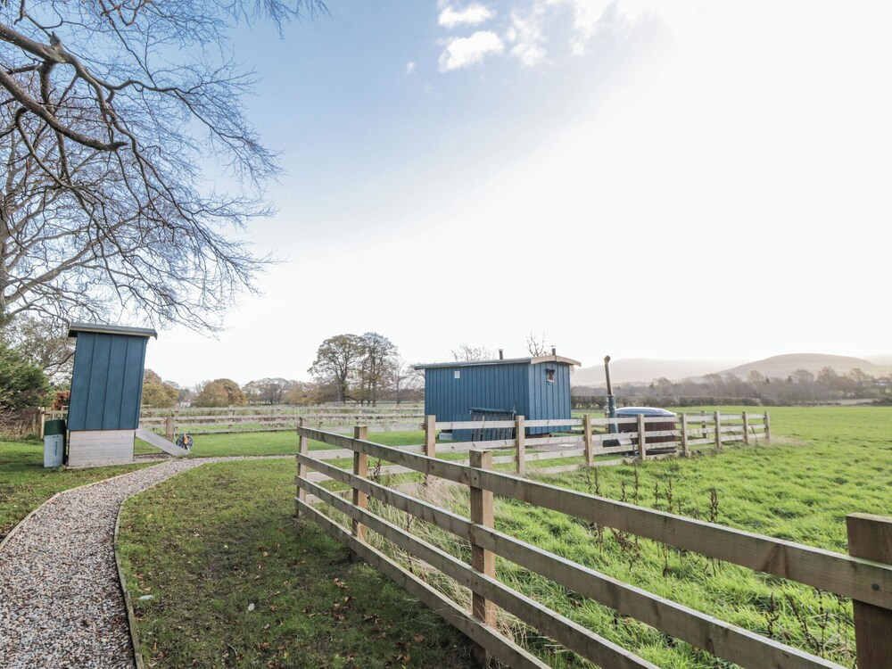 Honeysuckle Hut, Potto Grange Farm