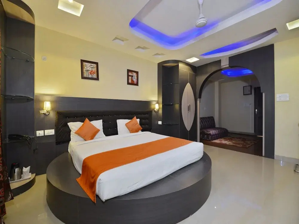 OYO 10909 Sunrise INN