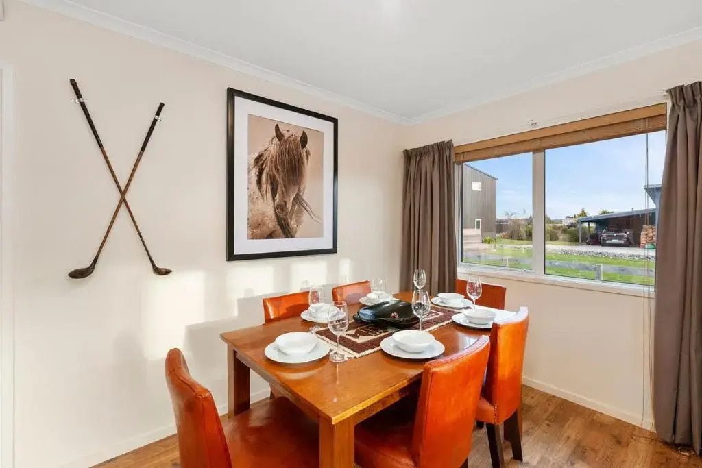The Purple House - Ohakune Holiday Home with Spa Pool