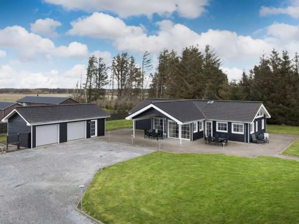 "Erene" - 850m from the sea in NW Jutland