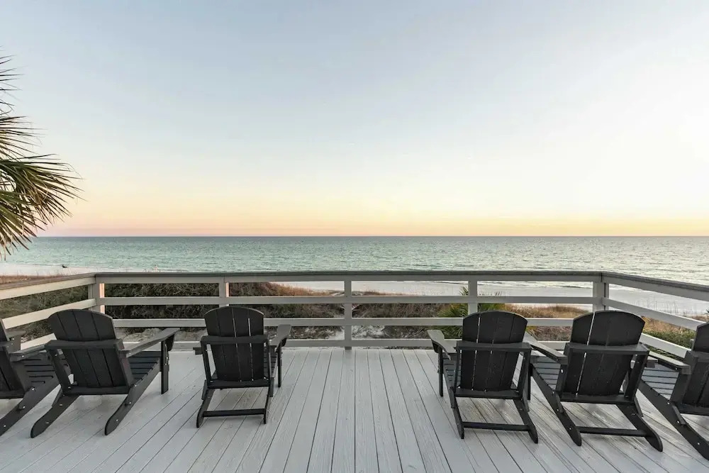 Gulf Front, Walk to Rosemary Beach, 5br, Gazebo Paradise on Park by Avantstay