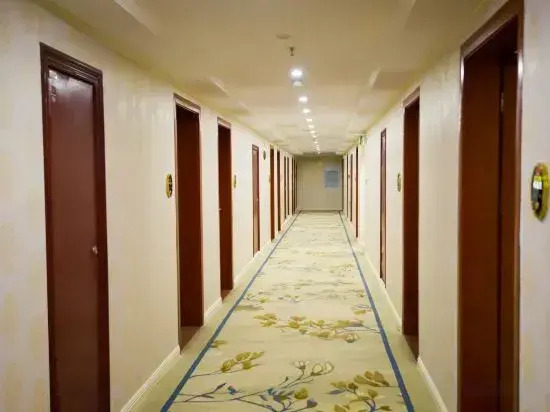 Dongxing Dongyi Hotel (Beilun Avenue Port)
