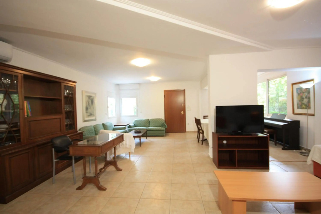 Park View Apartment with Garden 120m