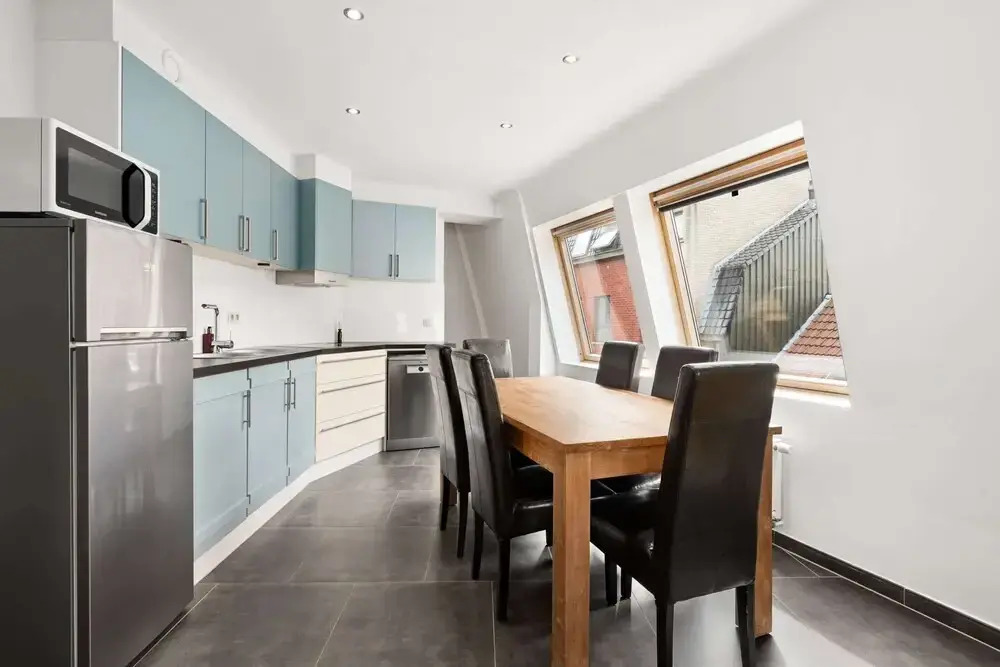 Beautiful Duplex Near Shopping Street