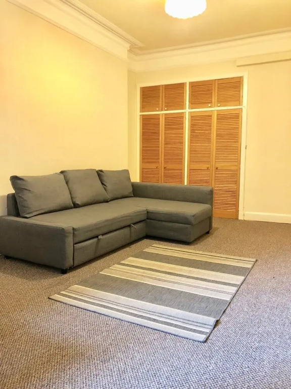 2 Bedroom Fountainbridge Apartment