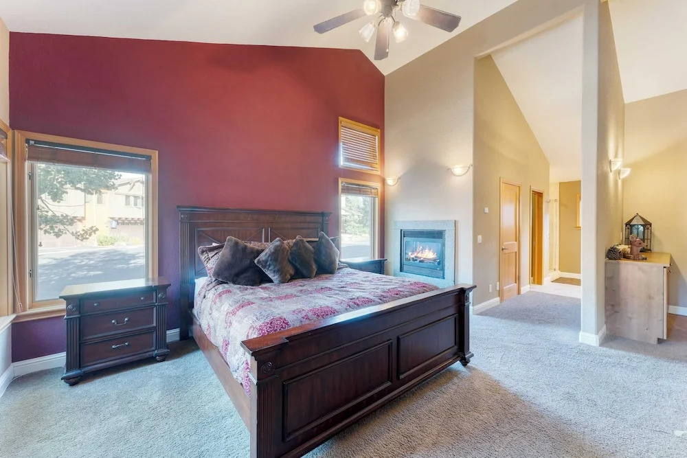 Luxe All-season Retreat by Avantstay Prime Location, Near Skiing