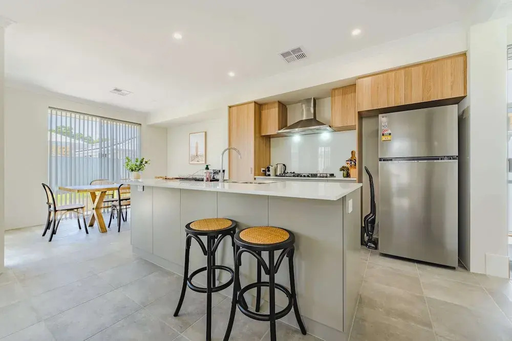 Bright & Airy 3-bed House Near Rockingham Beach