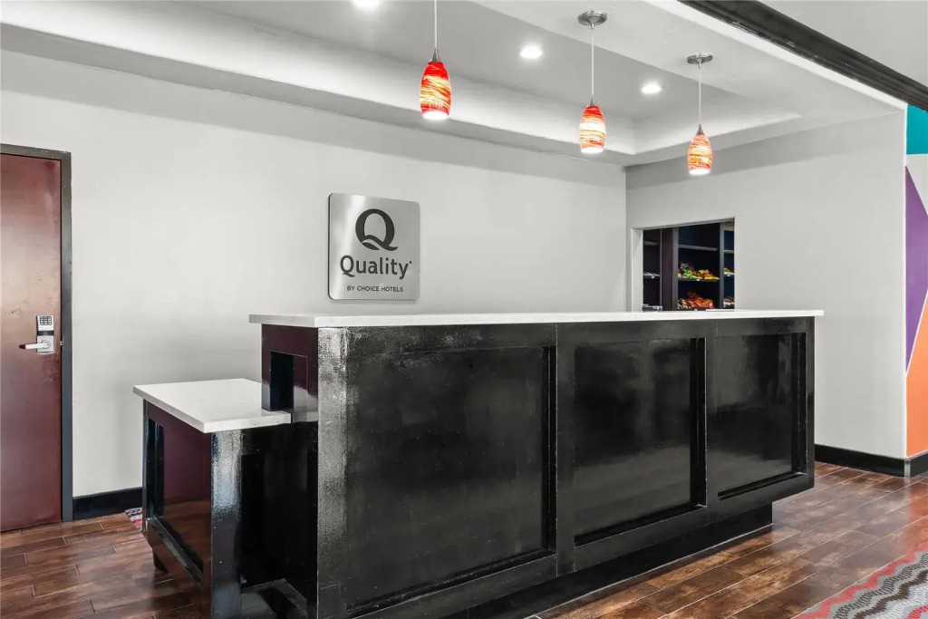 Quality Inn & Suites Pearsall