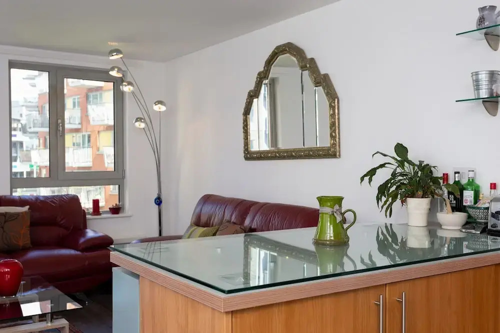 2 Bedroom Flat In Holloway With Balcony And Courtyard