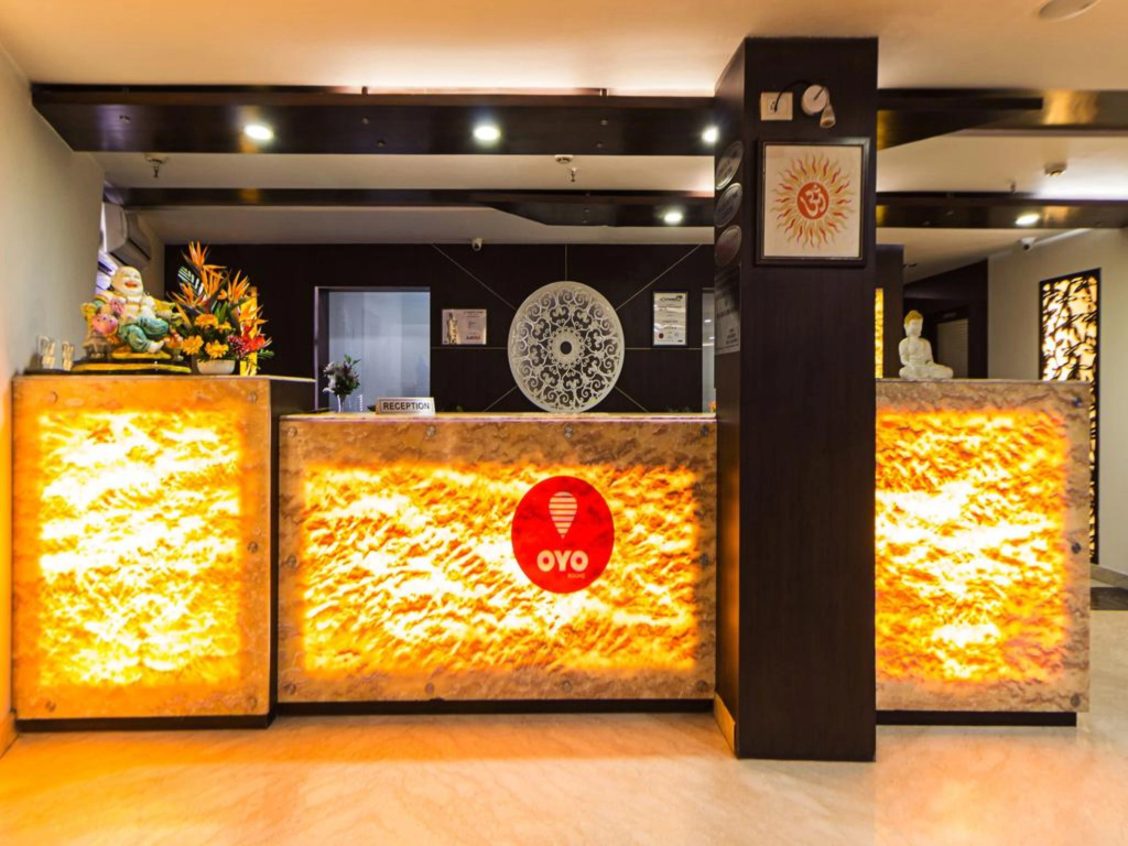 Airport La Sapphire Hotel & Restaurant