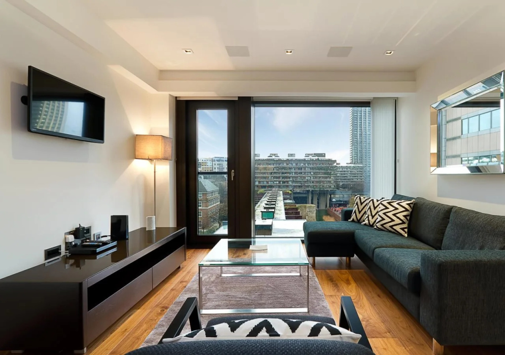 Roman House By Skyline